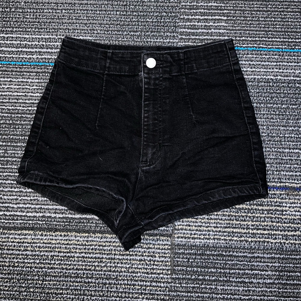 WILD FABLE black denim shorts women’s size 2/26. Button up with pockets